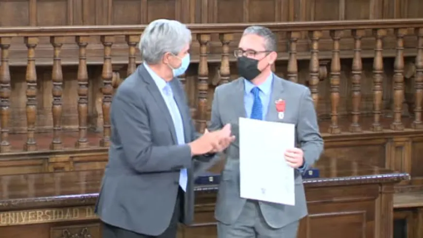 Medalla plata universidad