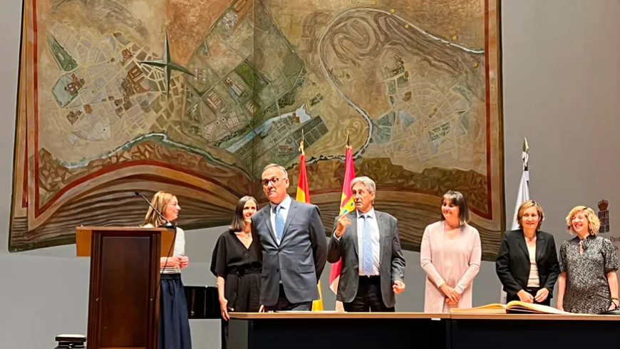 Jesús García Laborda toma posesión como decano de la Facultad de Educación de la UAH