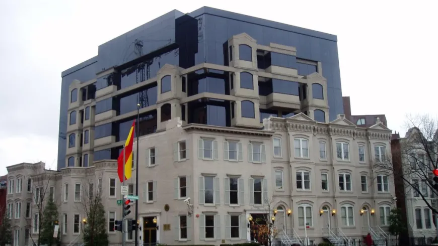 El español en las redes sociales a través de la embajada española en los Estados Unidos