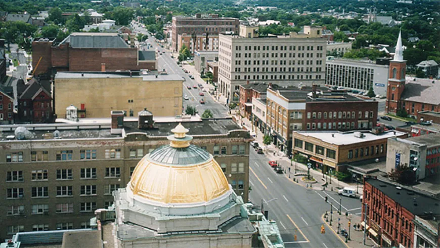 Imágenes borradas y letras cambiadas: el español en el paisaje lingüístico de Utica, NY