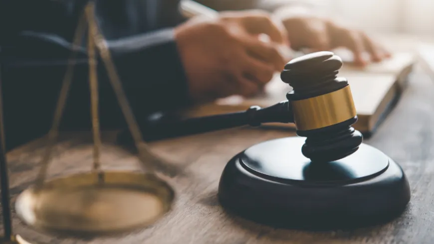 El español en la legislación estadounidense: entre la asistencia y la amenaza