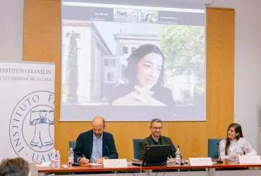 De izquierda a derecha: Pablo León Aguinaga, Centro Universitario de la Defensa de Zaragoza , Lorenzo Delgado Gómez-Escalonilla, investigador científico del CSIC, y Ana Lariño, directora de Investigación y Relaciones Externas del Instituto Franklin-UAH