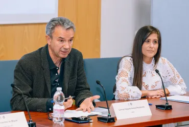 orenzo Delgado Gómez-Escalonilla, investigador científico del CSIC, y Ana Lariño, directora de Investigación y Relaciones Externas del Instituto Franklin-UAH