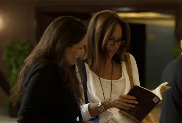 María Dueñas plenaria X Congreso Literatura y Estudios Chicanos