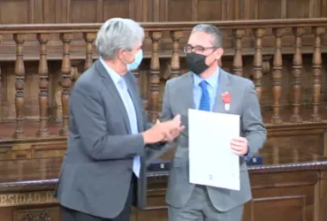 Medalla plata universidad